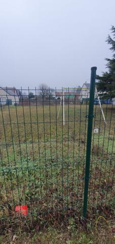 Rare  proche Bourg terrain à batir