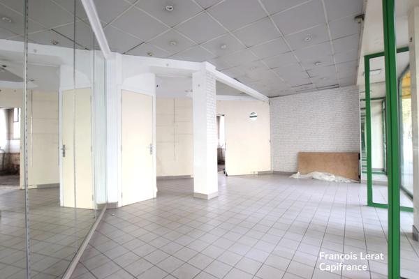 A vendre murs d'un Local/bureau avec un appartement PARIS 20EME ARRONDISSEMENT (75) - 4 pièces - 590 000 € HAI