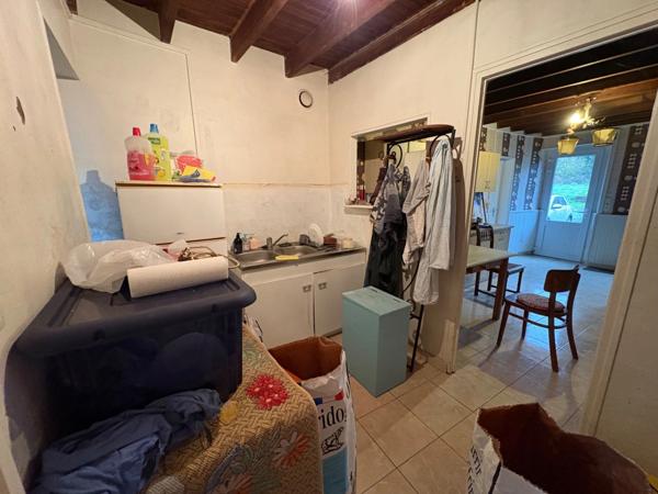 🏡 Cerisy-la-Salle – Maison mitoyenne d’un côté, 126 m² + dépendance de 54 m² (50)