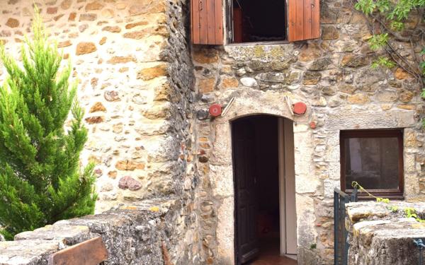 Maison à vendre    5 pièces •  Lagorce