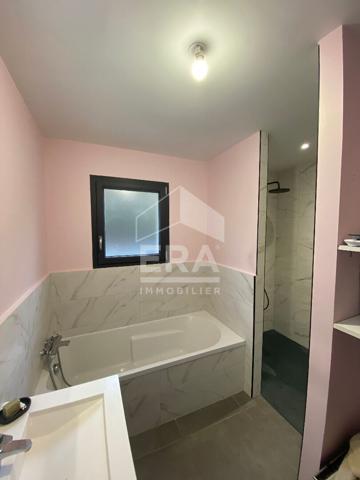 Maison plain-pied 6 pièces 129 m² à CHARAVINES