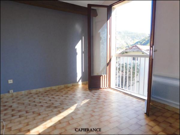 DIGNE-LES-BAINS (04000) Appartement T2 dans petite copropriété avec cave et stationnement