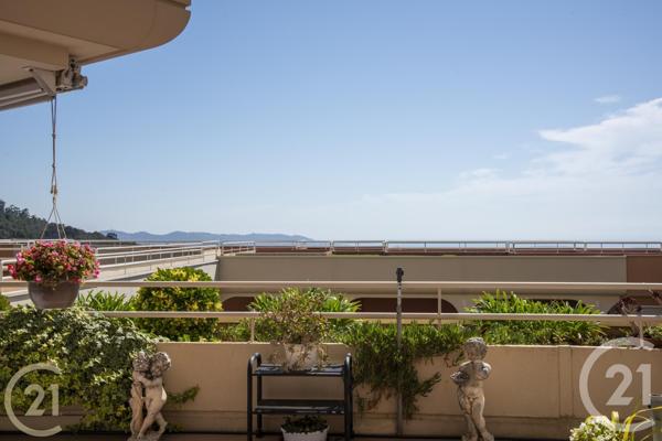 Appartement F2 à vendre  2 pièces - 61,78 m2 MANDELIEU LA NAPOULE - 06