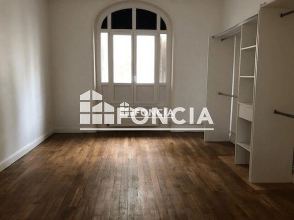 Location Appartement 2 pièces 51.35 m² - 26 RUE CHABAUD Reims 51100