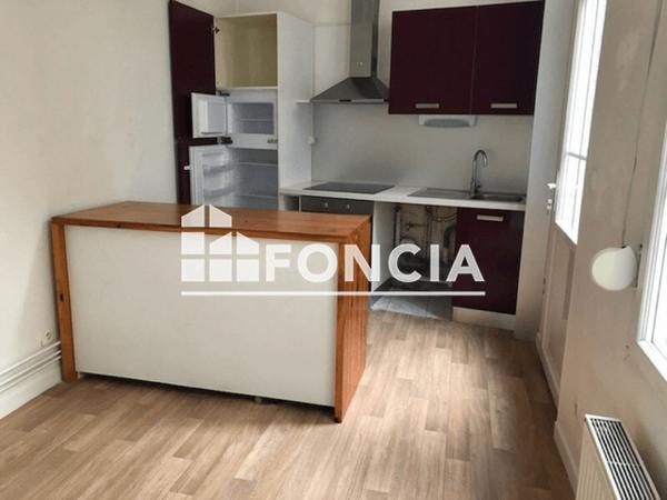 Location Appartement 2 pièces 51.35 m² - 26 RUE CHABAUD Reims 51100