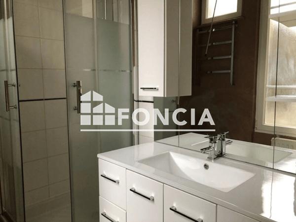 Location Appartement 2 pièces 51.35 m² - 26 RUE CHABAUD Reims 51100