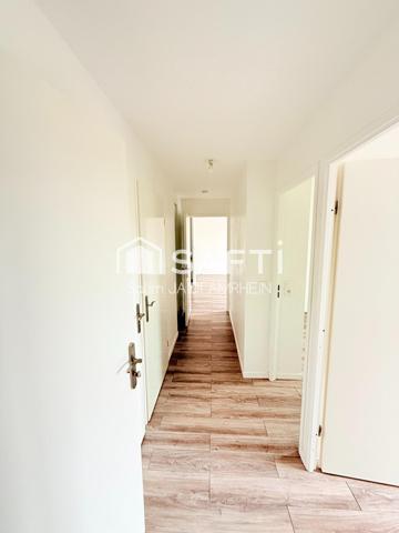 À Brie-Comte-Robert, 3 pièce, balcon, 2 places de parkings