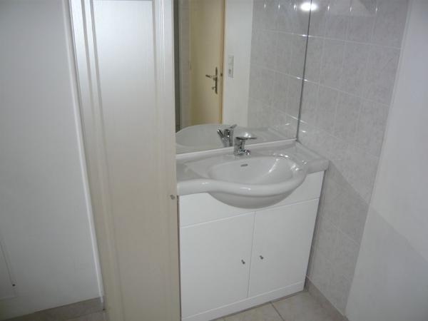 A LOUER CHATEAUNEUF SUR SARTHE Appt T4 en triplex de 71 m2