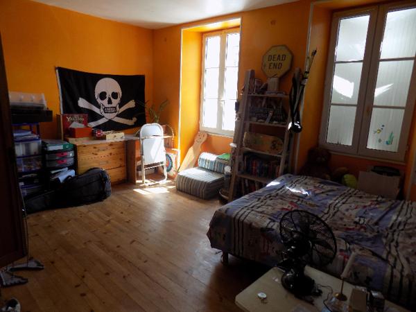 Maison à SAINT-JEAN-D'ANGELY, 17400 - 8 pièces 163m²