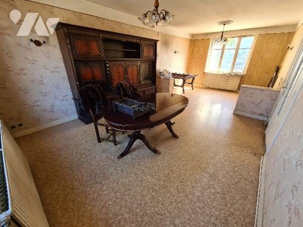 Maison de ville à rénover - 4 chambres - Garage et jardinet - NANCY Quartier Buthegnémont