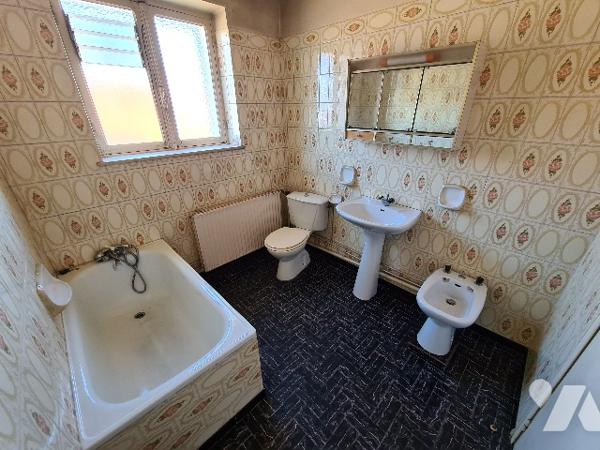 Maison de ville à rénover - 4 chambres - Garage et jardinet - NANCY Quartier Buthegnémont