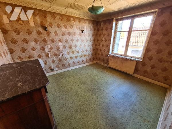 Maison de ville à rénover - 4 chambres - Garage et jardinet - NANCY Quartier Buthegnémont