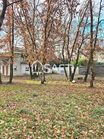 Maison avec jardin arboré