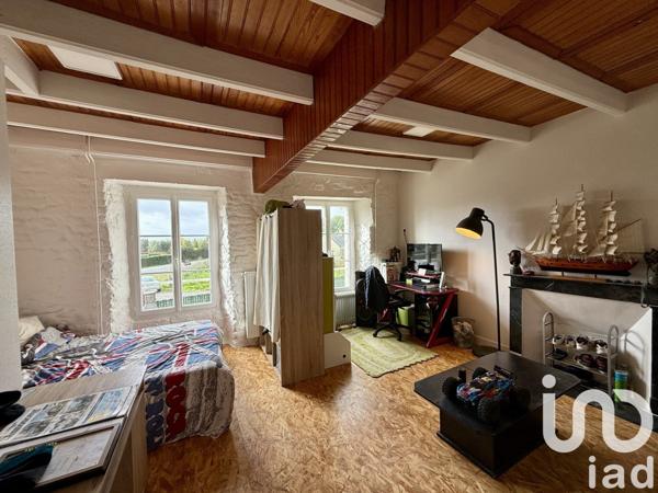 Maison 8 pièces de 210 m² à Quettreville-sur-Sienne (50660)