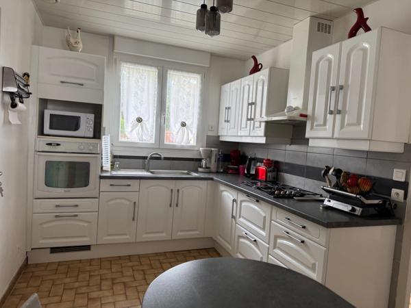 PAVILLON INDIVIDUEL DE PLAIN PIED, 3 CHAMBRES ET UN BUREAU