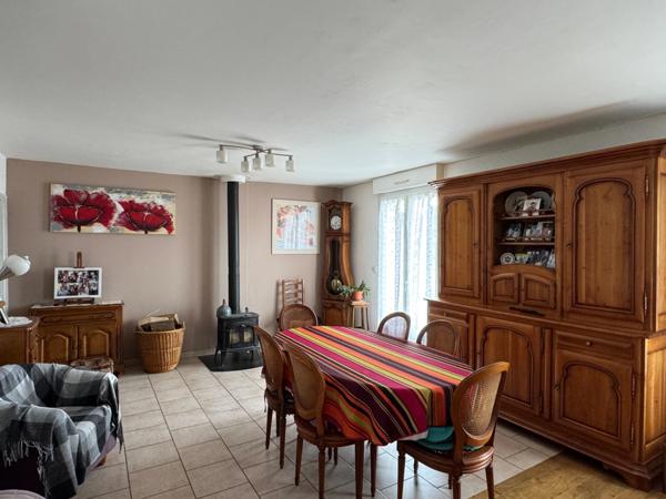 PAVILLON INDIVIDUEL DE PLAIN PIED, 3 CHAMBRES ET UN BUREAU