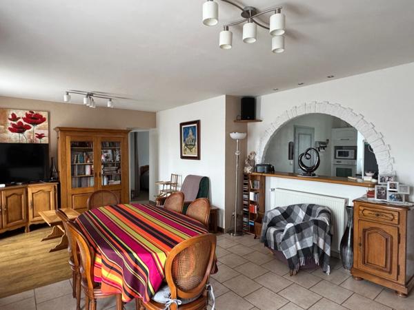 PAVILLON INDIVIDUEL DE PLAIN PIED, 3 CHAMBRES ET UN BUREAU