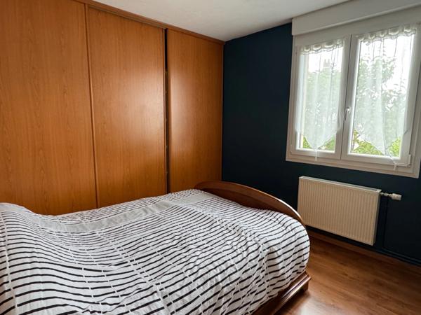 PAVILLON INDIVIDUEL DE PLAIN PIED, 3 CHAMBRES ET UN BUREAU