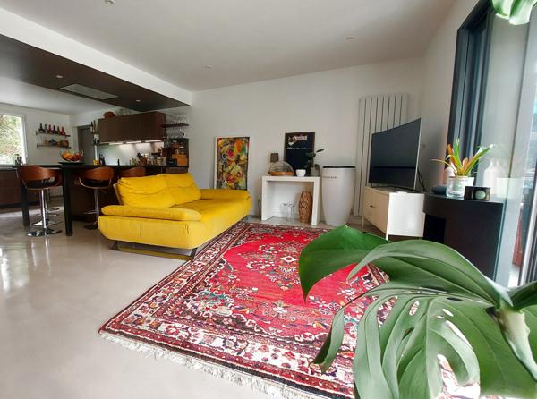 Maison 3ch + bureau + piscine