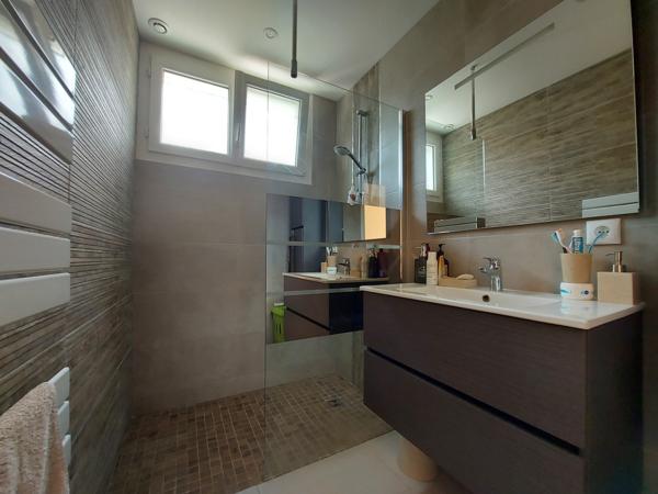 Maison 3ch + bureau + piscine