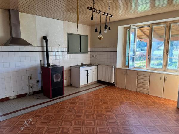 Corps de ferme au bout d'une impasse.