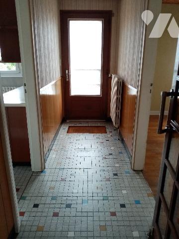 pavillon élevé sur sous-sol terrain attenant de 2218m², bâtiment annexe d'env 41 m² au sol + grenier