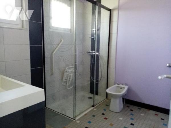 pavillon élevé sur sous-sol terrain attenant de 2218m², bâtiment annexe d'env 41 m² au sol + grenier