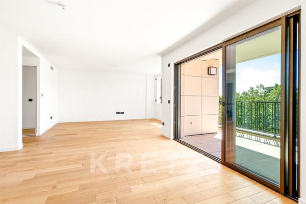 Appartement familial en plein coeur de Neuilly dans une résidence neuve haut de gamme.