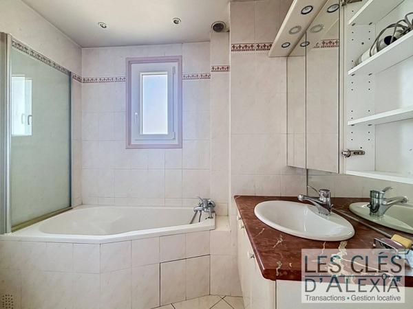 EXCLUSIVITÉ – LES CLÉS D’ALEXIA  Grand T5 de 117 m² – Vue imprenable sur Lyon !