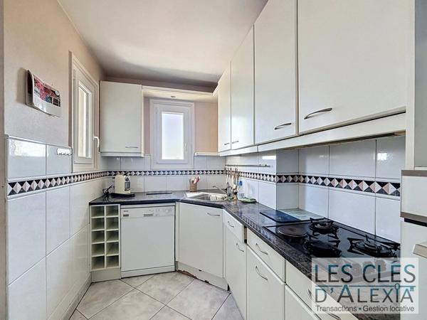 EXCLUSIVITÉ – LES CLÉS D’ALEXIA  Grand T5 de 117 m² – Vue imprenable sur Lyon !