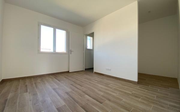 Maison à vendre    5 pièces •  Bressols