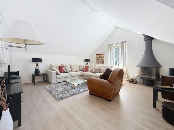 Appartement à vendre 4 pièces + bureau de 145,38 m2 utiles et 138,44 m2 ANNEMASSE (74)