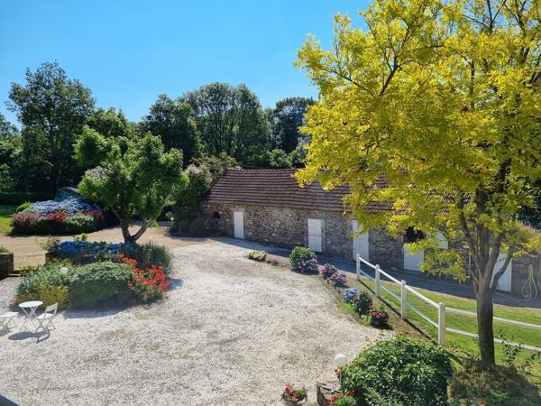 Magnifique propriété aux portes de Landerneau 449 900 € H.A.I.*