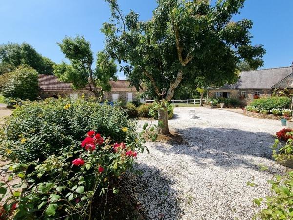Magnifique propriété aux portes de Landerneau 449 900 € H.A.I.*