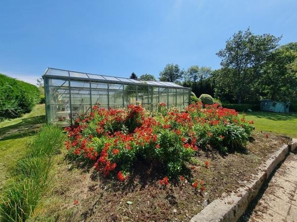Magnifique propriété aux portes de Landerneau 449 900 € H.A.I.*