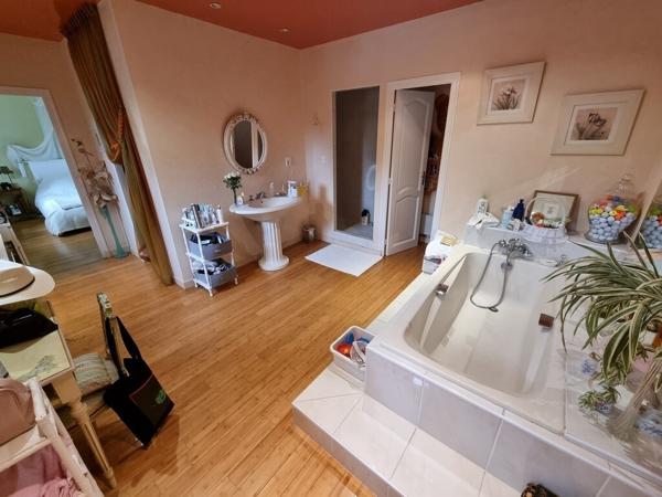 Magnifique propriété aux portes de Landerneau 449 900 € H.A.I.*