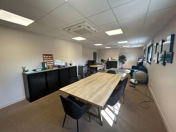 A VENDRE - VITRE - ENVIRON 520 M² Développé - FRAIS D'ACQUISITION RÉDUITS , Vitre