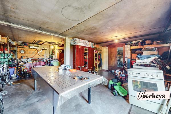 LACROST 71700 - VILLA SUR 2 NIVEAUX - 112 M² Habitable - 1762 M² TERRAIN - 3/4 CHAMBRES - GARAGE