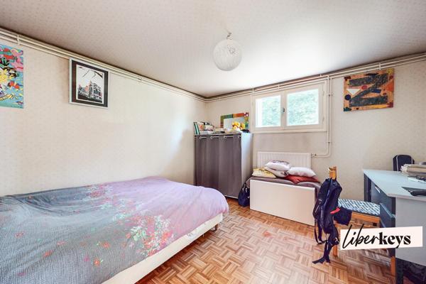 LACROST 71700 - VILLA SUR 2 NIVEAUX - 112 M² Habitable - 1762 M² TERRAIN - 3/4 CHAMBRES - GARAGE