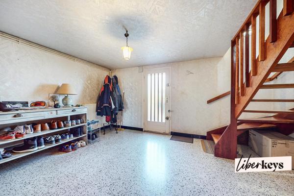LACROST 71700 - VILLA SUR 2 NIVEAUX - 112 M² Habitable - 1762 M² TERRAIN - 3/4 CHAMBRES - GARAGE