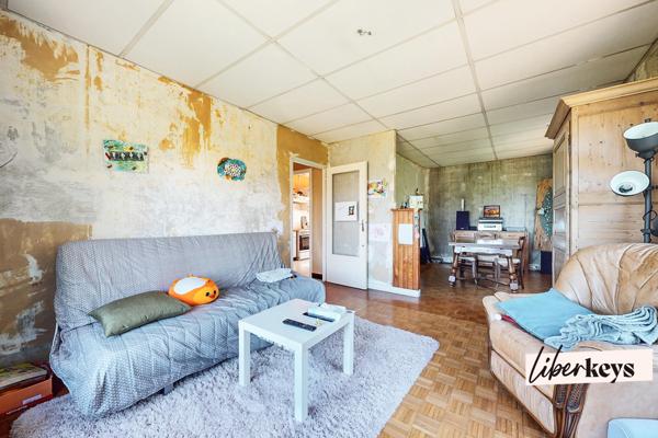 LACROST 71700 - VILLA SUR 2 NIVEAUX - 112 M² Habitable - 1762 M² TERRAIN - 3/4 CHAMBRES - GARAGE
