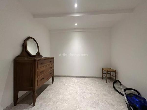Location                                                      Appartement
                        
                     2 pièces                      49 m2                     à Saint-André-les-Alpes