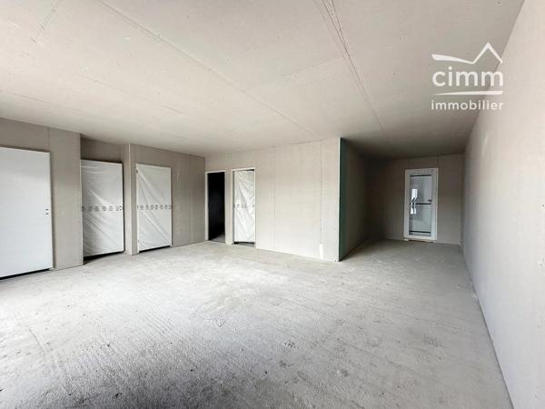 Dans un petit ensemble de 3 lots, villa de plain-pied de 71,66 m² sur une parcelle d'environ 315 m².