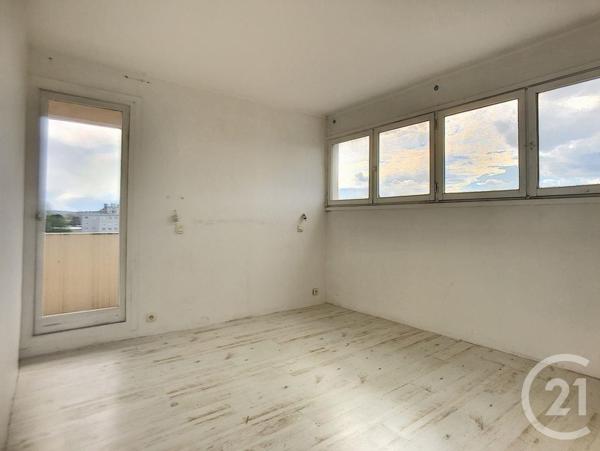 Appartement F3 à vendre  3 pièces - 95,02 m2 SENS - 89
