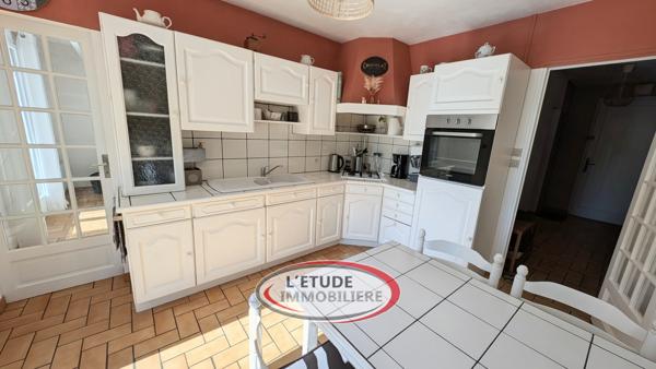 Vertou. Maison familiale avec grand sous-sol, sur belle parcelle.