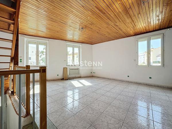 A VENDRE - SAINT-ESTEVE - IMMEUBLE