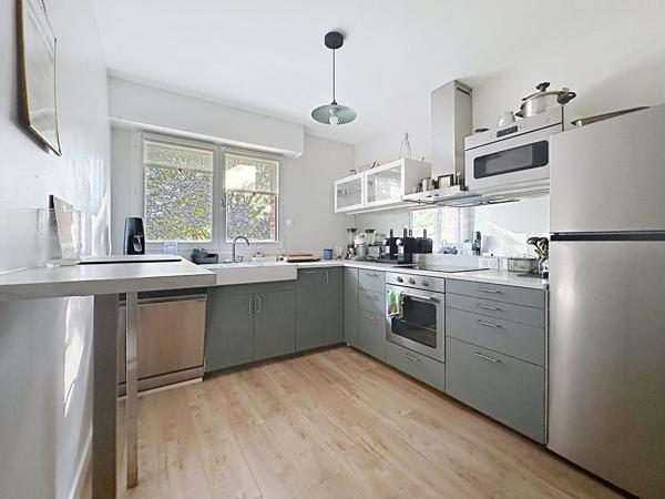 Lambersart Hôtel de ville/Hippodrome, Appartement de 66,49 m² entièrement rénové, inscrit dans une résidence sécurisée dans un parc arboré, 2 chambres, terrasses, cave et garage Lambersart