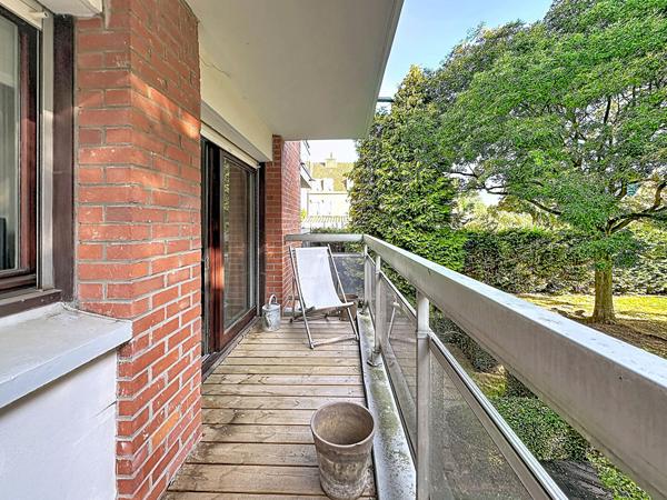 Lambersart Hôtel de ville/Hippodrome, Appartement de 66,49 m² entièrement rénové, inscrit dans une résidence sécurisée dans un parc arboré, 2 chambres, terrasses, cave et garage Lambersart