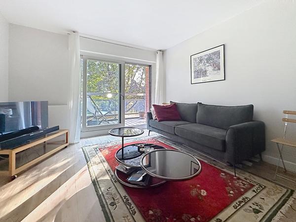Lambersart Hôtel de ville/Hippodrome, Appartement de 66,49 m² entièrement rénové, inscrit dans une résidence sécurisée dans un parc arboré, 2 chambres, terrasses, cave et garage Lambersart
