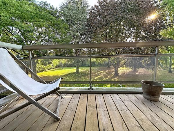 Lambersart Hôtel de ville/Hippodrome, Appartement de 66,49 m² entièrement rénové, inscrit dans une résidence sécurisée dans un parc arboré, 2 chambres, terrasses, cave et garage Lambersart
